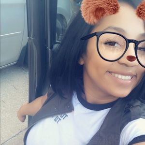 Meet your Posher, Adalia